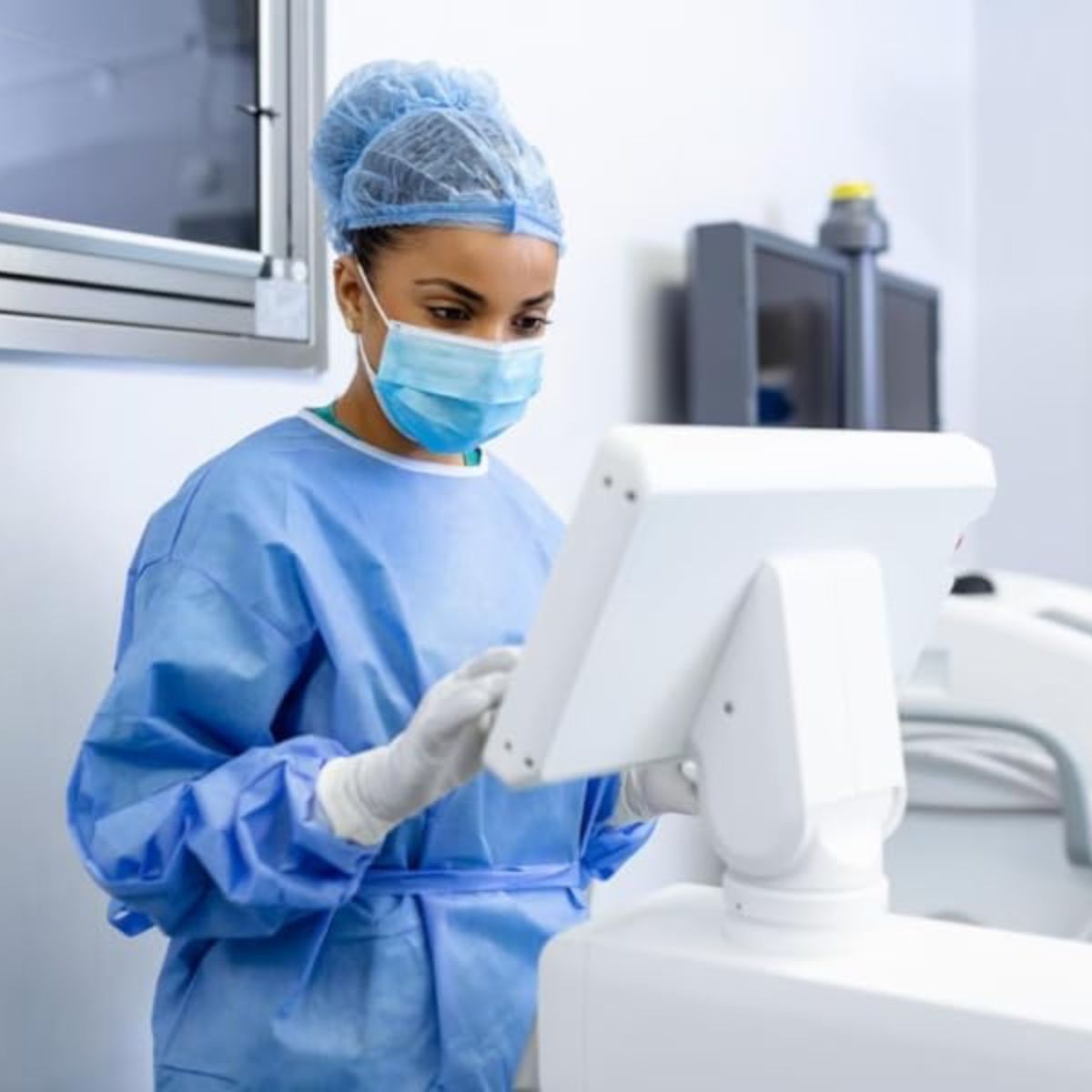 Disposable Blue Isolation Surgical Gowns Available in 30 / 50 & 100 Packs