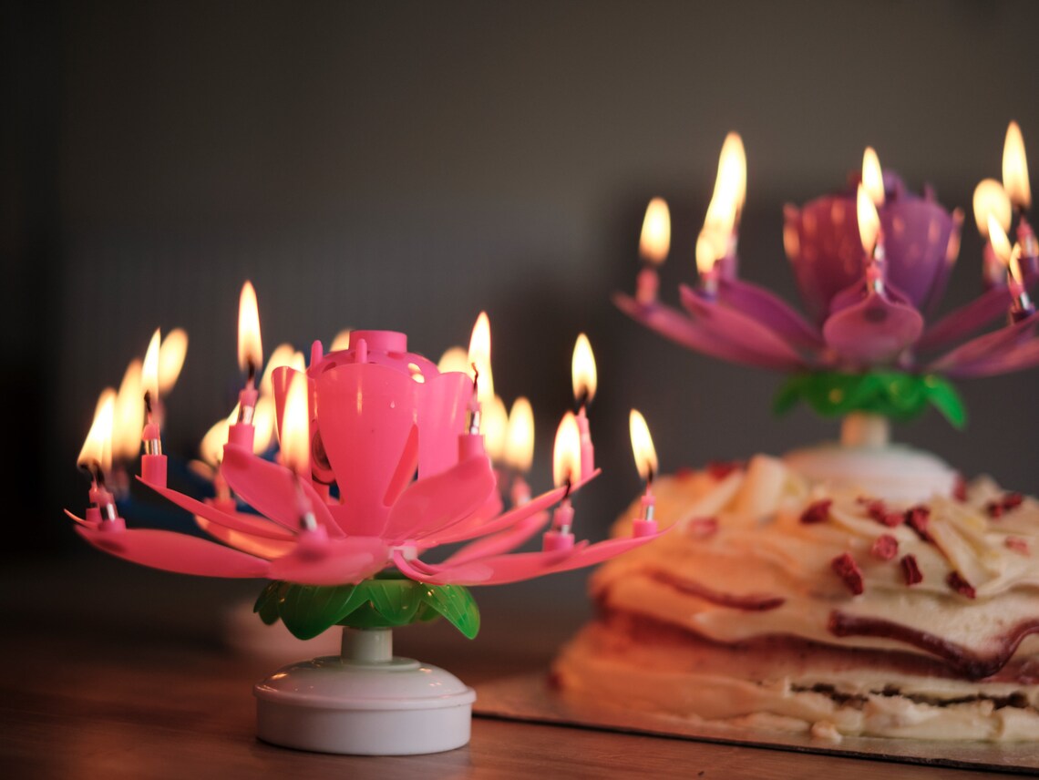 Musical Lotus Flower Birthday Candle – Rotating Candle with Music & Petal Opening